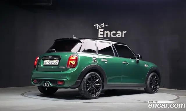 Mini Cooper 2019 2.0 автомат (гидро), миниатюра 2