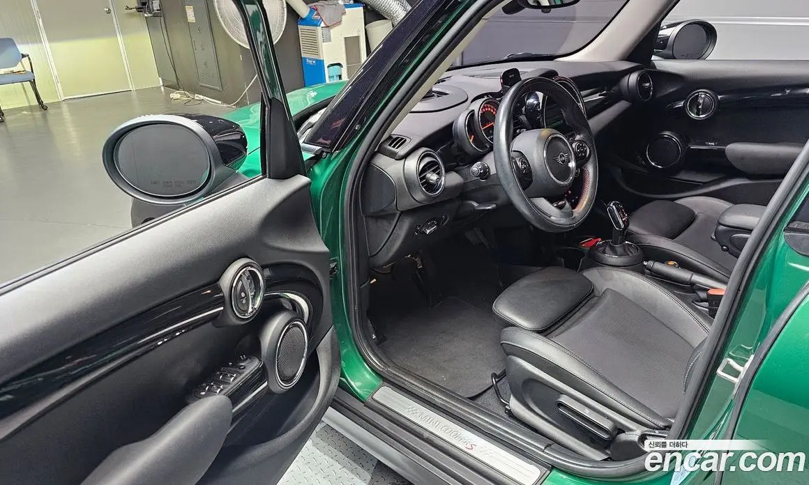 Mini Cooper 2019 2.0 автомат (гидро), фото 13