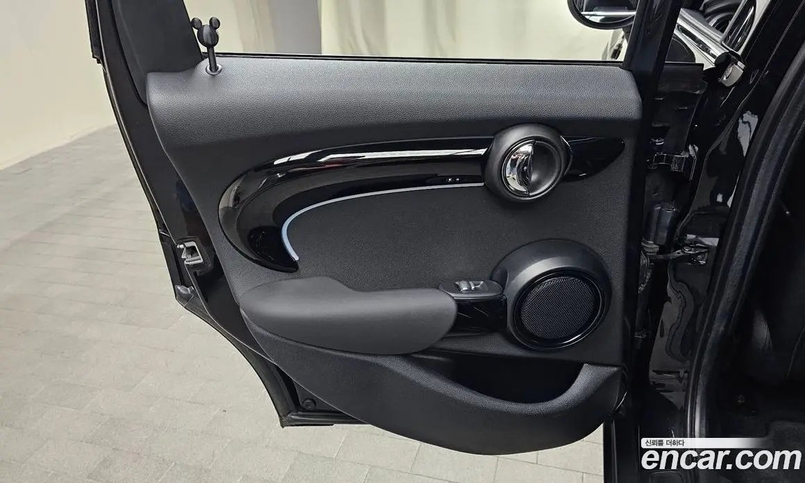 Mini Cooper 2023 1.5 автомат (гидро), фото 15