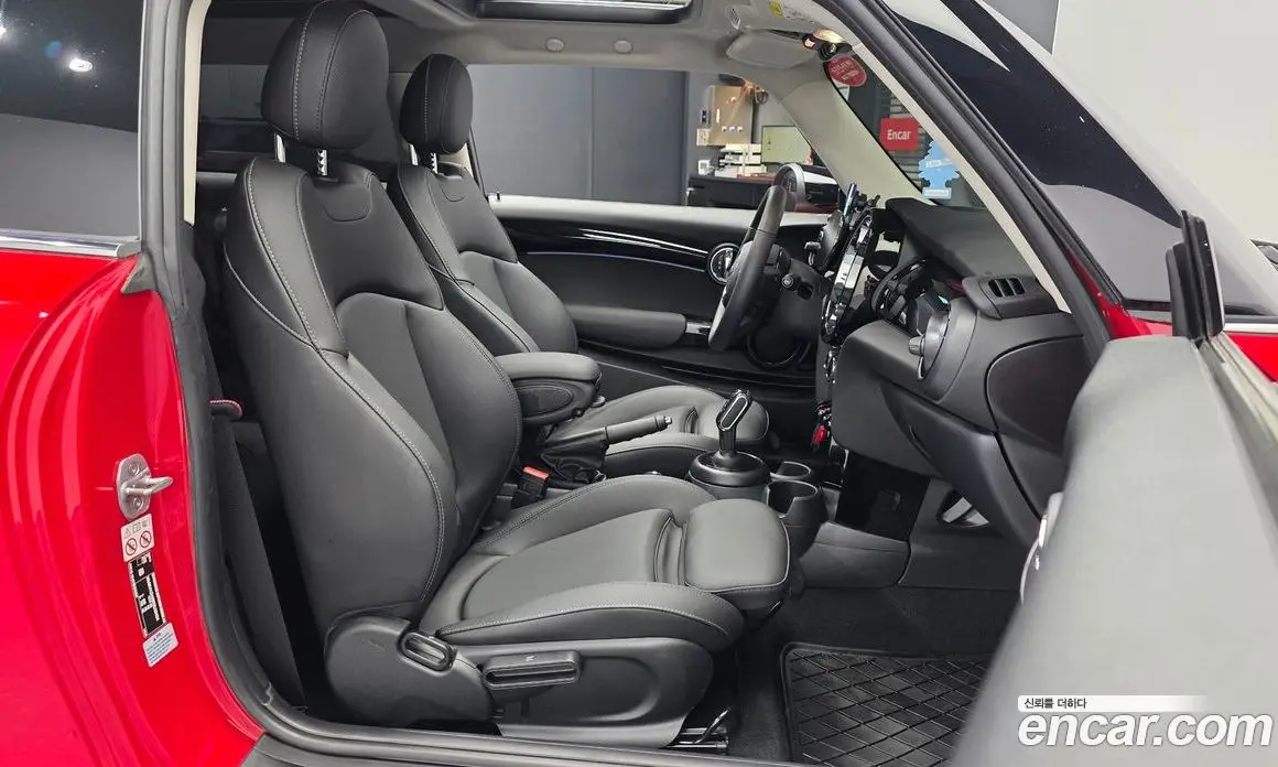 Mini Cooper 2023 1.5 автомат (гидро), фото 17