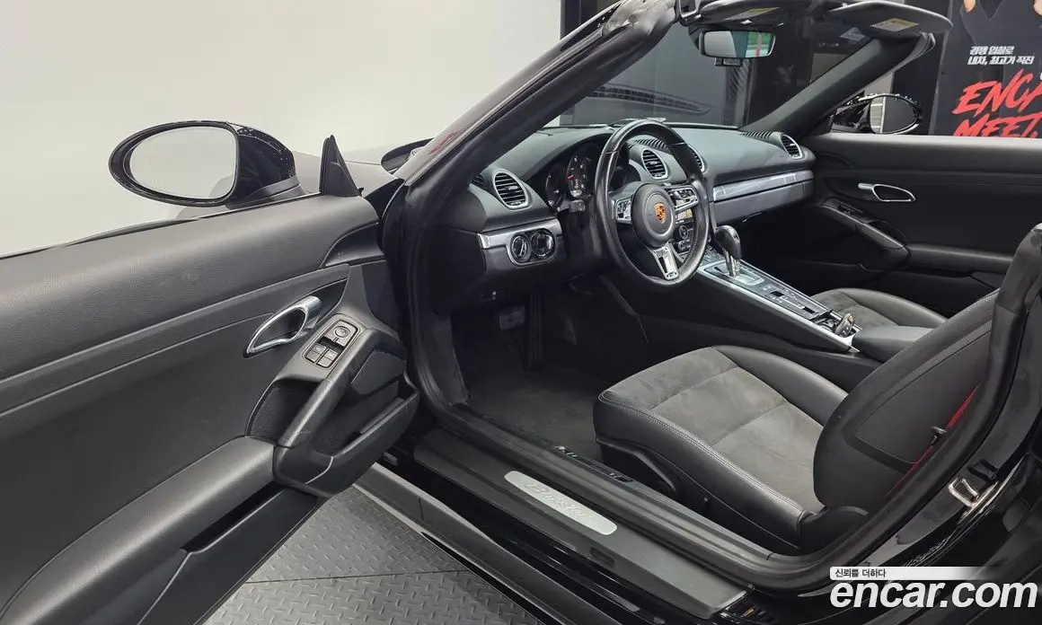 Porsche 718 2017 2.0 автомат (гидро), фото 13 Porsche 718 2017 2.0 автомат (гидро), фото 13