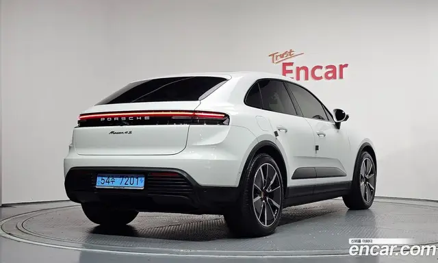 Porsche Macan, 2025, 14 483 км