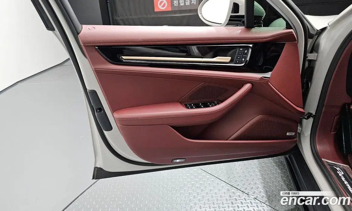 Porsche Panamera 2025 4.0 автомат (гидро), фото 14