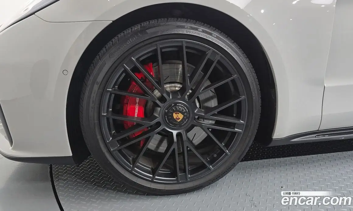 Porsche Panamera 2025 4.0 автомат (гидро), фото 5
