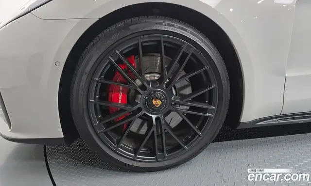 Porsche Panamera 2025 4.0 автомат (гидро), миниатюра 5