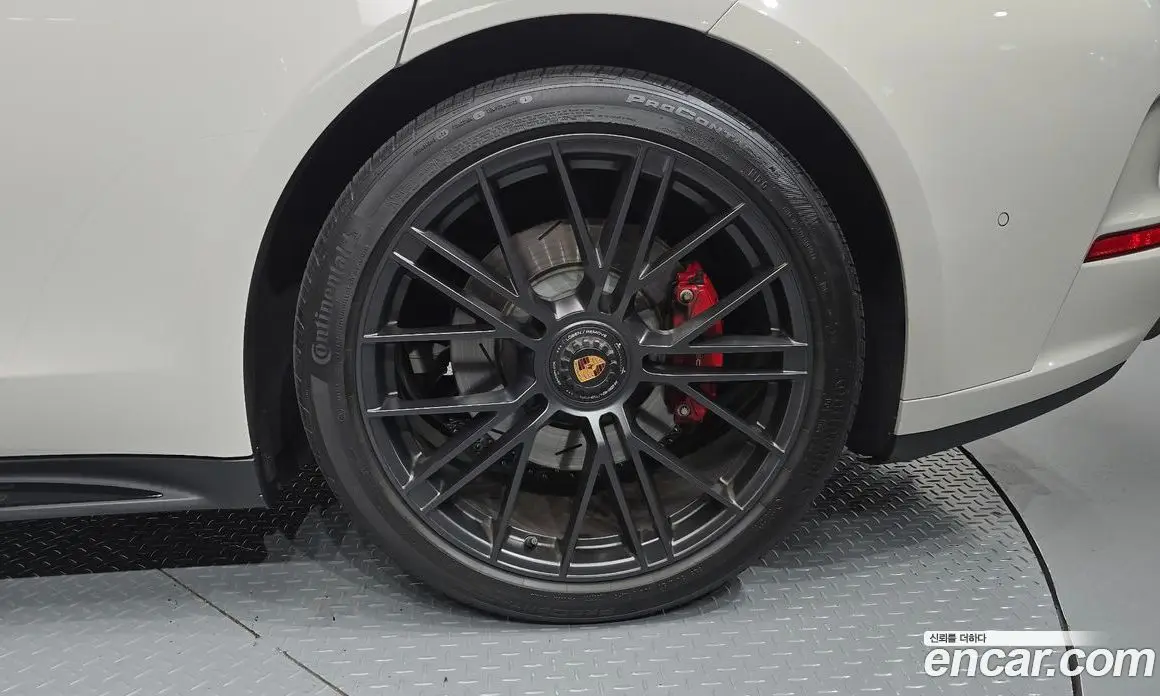 Porsche Panamera 2025 4.0 автомат (гидро), фото 7