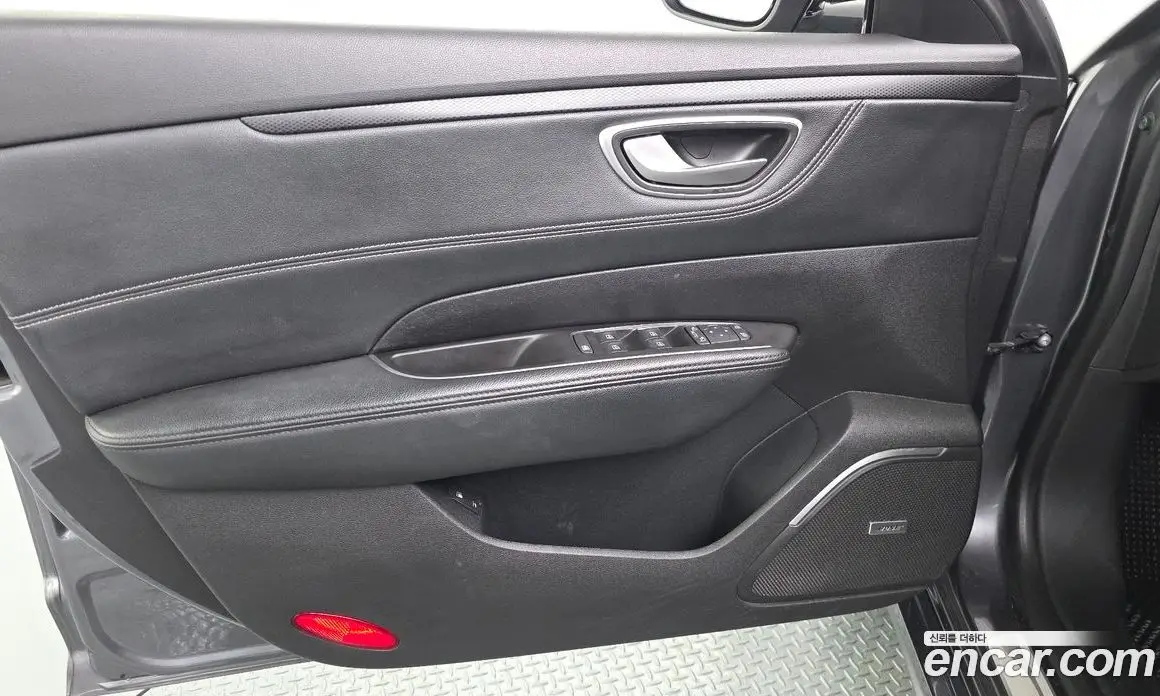 Renault (Samsung) SM6 2020 1.8 автомат (гидро), фото 14 Renault (Samsung) SM6 2020 1.8 автомат (гидро), фото 14