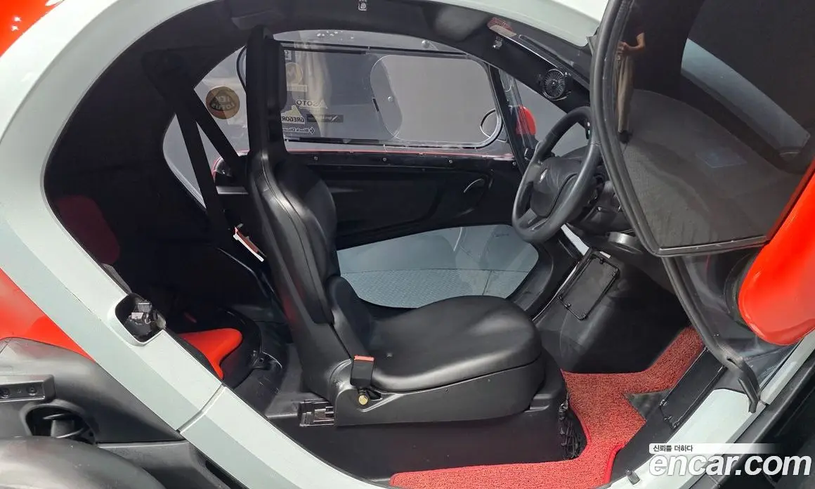 Renault (Samsung) Twizy 2018 0.1 автомат (гидро), фото 13