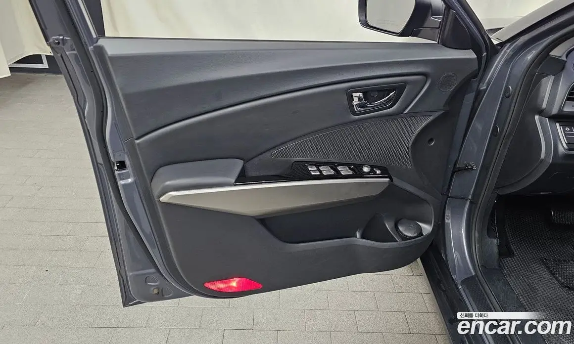 SsangYong TIBOLI 2016 1.6 автомат (гидро), фото 14