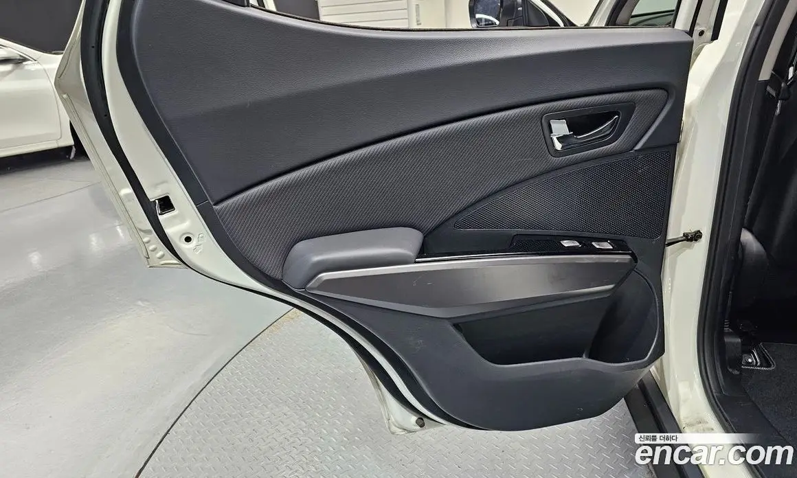SsangYong TIBOLI 2018 1.6 автомат (гидро), фото 15