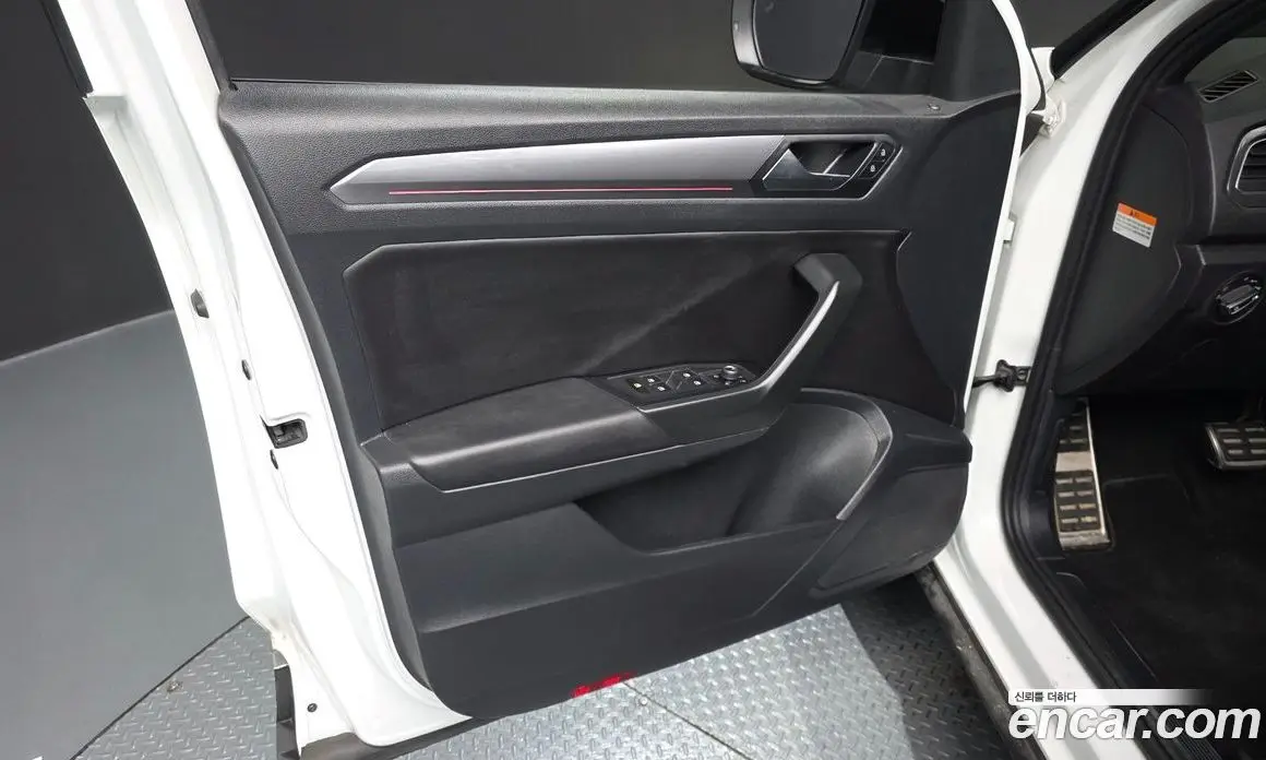Volkswagen T-Roc 2021 2.0 автомат (гидро), фото 13 Volkswagen T-Roc 2021 2.0 автомат (гидро), фото 13