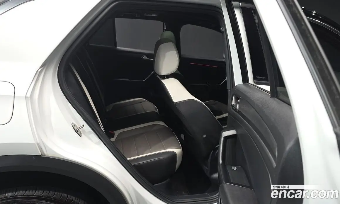 Volkswagen T-Roc 2021 2.0 автомат (гидро), фото 17 Volkswagen T-Roc 2021 2.0 автомат (гидро), фото 17