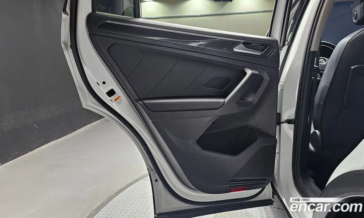Volkswagen Tiguan 2019 2.0 автомат (гидро), фото 15 Volkswagen Tiguan 2019 2.0 автомат (гидро), фото 15