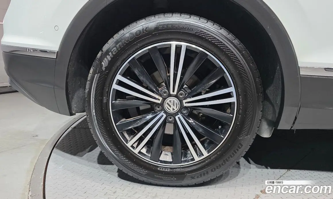 Volkswagen Tiguan 2019 2.0 автомат (гидро), фото 5 Volkswagen Tiguan 2019 2.0 автомат (гидро), фото 5