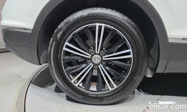 Volkswagen Tiguan 2019 2.0 автомат (гидро), миниатюра 5 Volkswagen Tiguan 2019 2.0 автомат (гидро), миниатюра 5