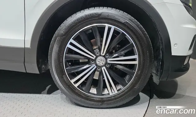 Volkswagen Tiguan 2019 2.0 автомат (гидро), миниатюра 7 Volkswagen Tiguan 2019 2.0 автомат (гидро), миниатюра 7