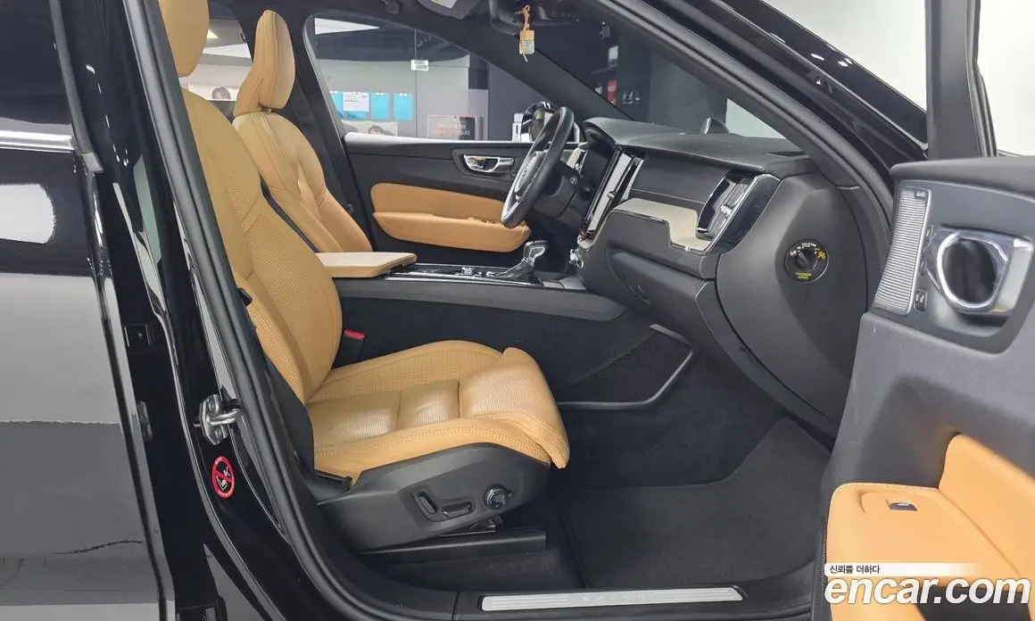 Volvo XC60 2018 2.0 автомат (гидро), фото 16 Volvo XC60 2018 2.0 автомат (гидро), фото 16