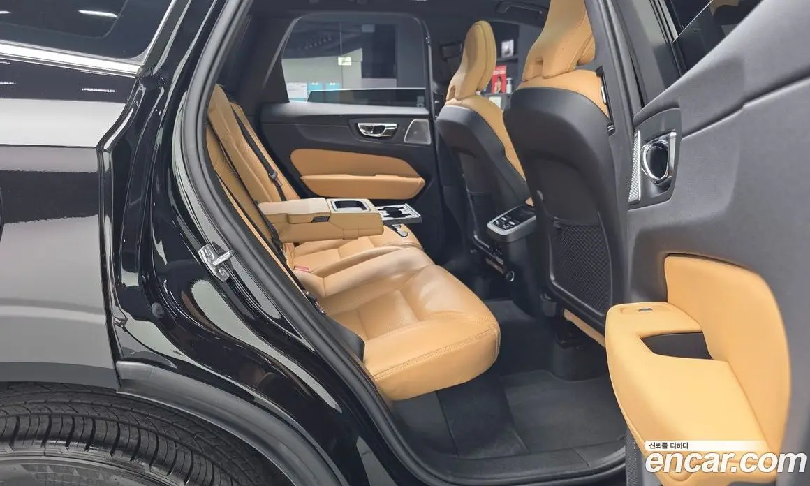 Volvo XC60 2018 2.0 автомат (гидро), фото 17 Volvo XC60 2018 2.0 автомат (гидро), фото 17