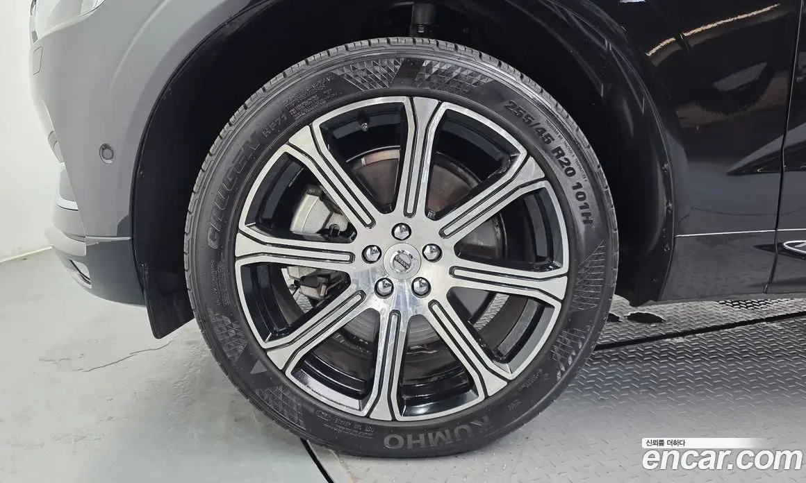 Volvo XC60 2018 2.0 автомат (гидро), фото 4 Volvo XC60 2018 2.0 автомат (гидро), фото 4