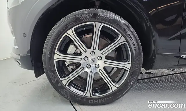 Volvo XC60 2018 2.0 автомат (гидро), миниатюра 4 Volvo XC60 2018 2.0 автомат (гидро), миниатюра 4
