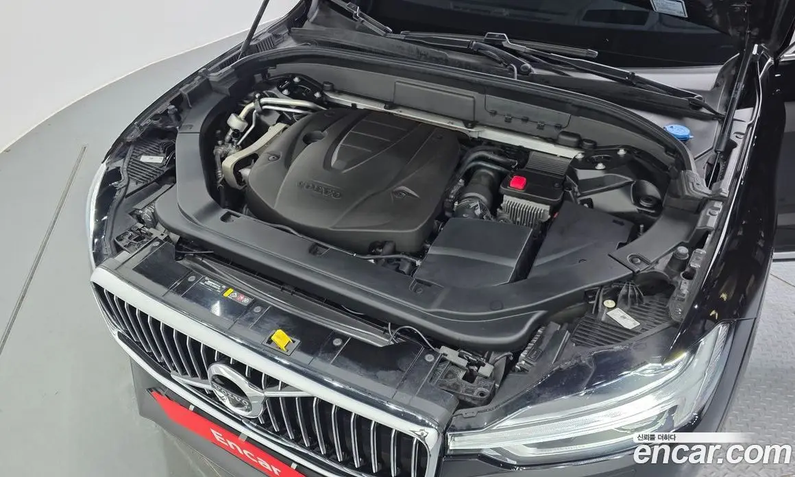 Volvo XC60 2018 2.0 автомат (гидро), фото 5 Volvo XC60 2018 2.0 автомат (гидро), фото 5