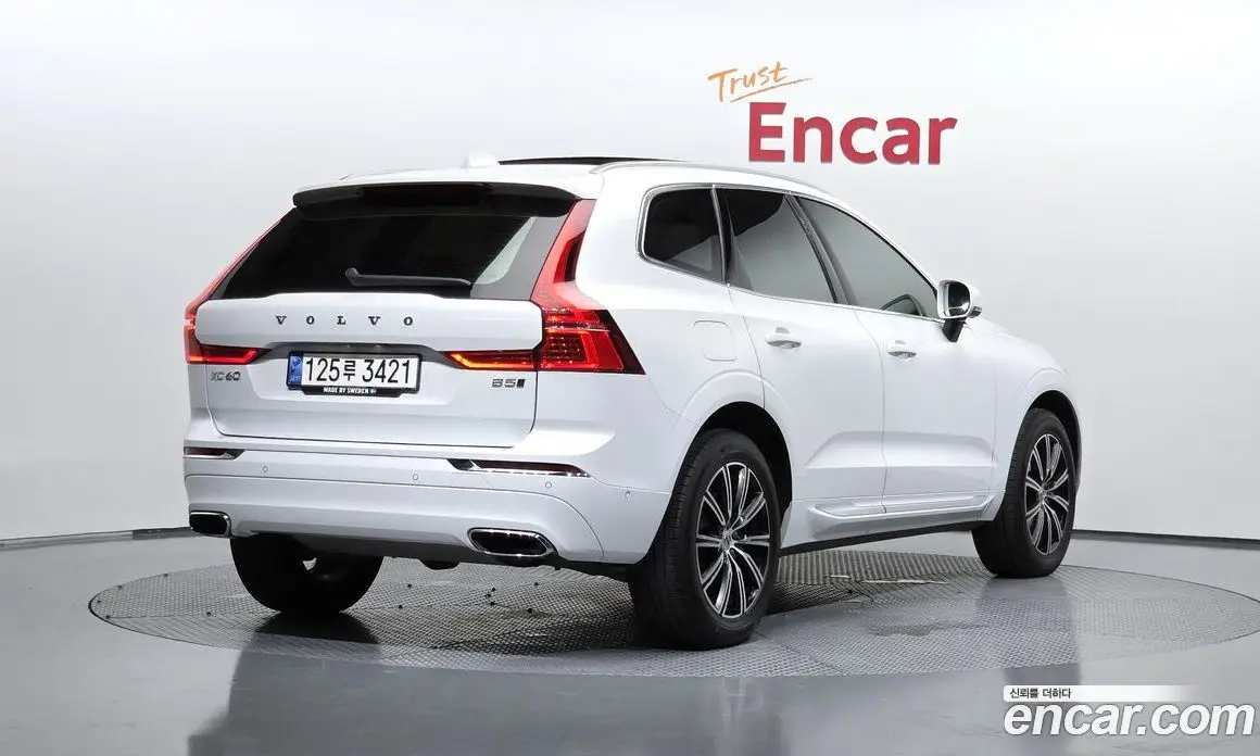Volvo XC60 2021 2.0 автомат (гидро), фото 1 Volvo XC60 2021 2.0 автомат (гидро), фото 1