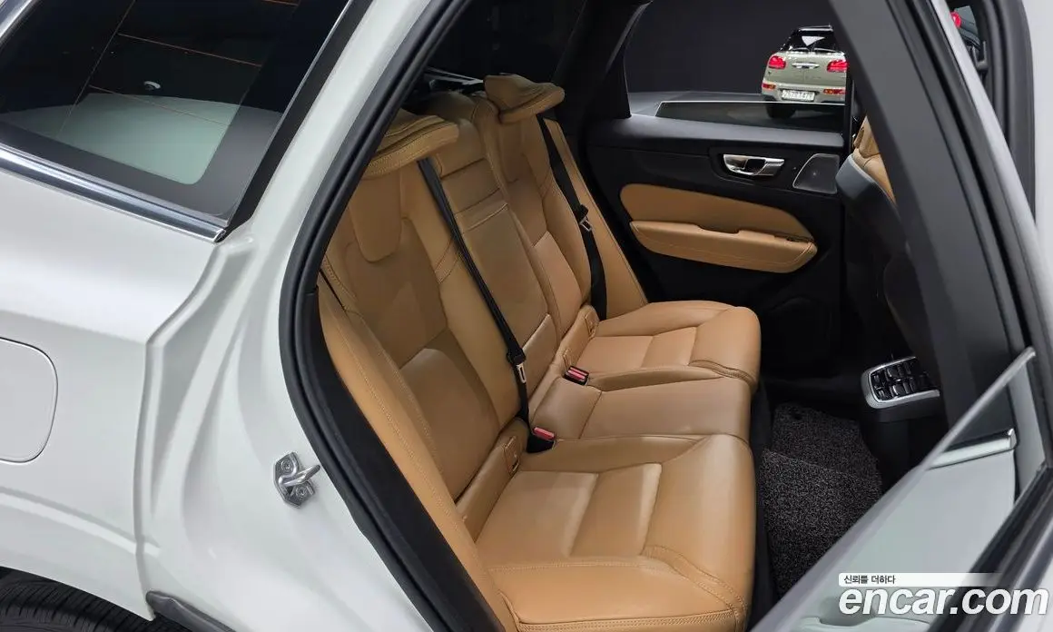 Volvo XC60 2021 2.0 автомат (гидро), фото 16 Volvo XC60 2021 2.0 автомат (гидро), фото 16
