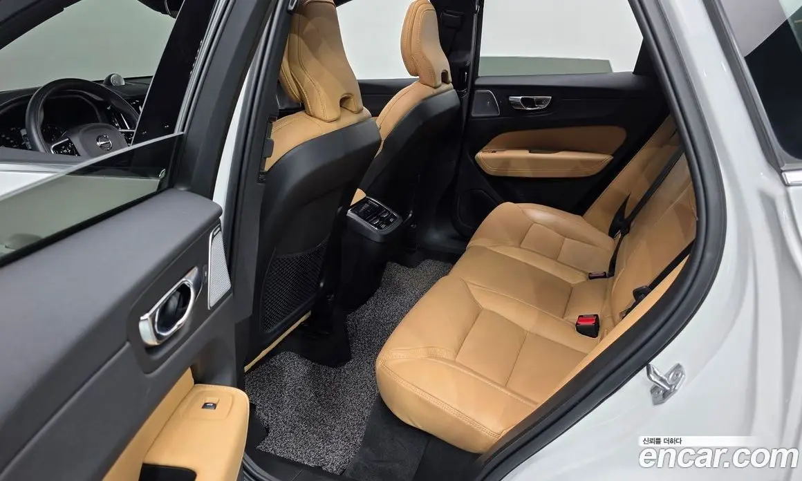 Volvo XC60 2021 2.0 автомат (гидро), фото 17 Volvo XC60 2021 2.0 автомат (гидро), фото 17