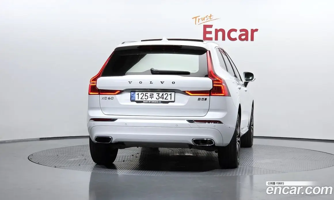 Volvo XC60 2021 2.0 автомат (гидро), фото 3 Volvo XC60 2021 2.0 автомат (гидро), фото 3