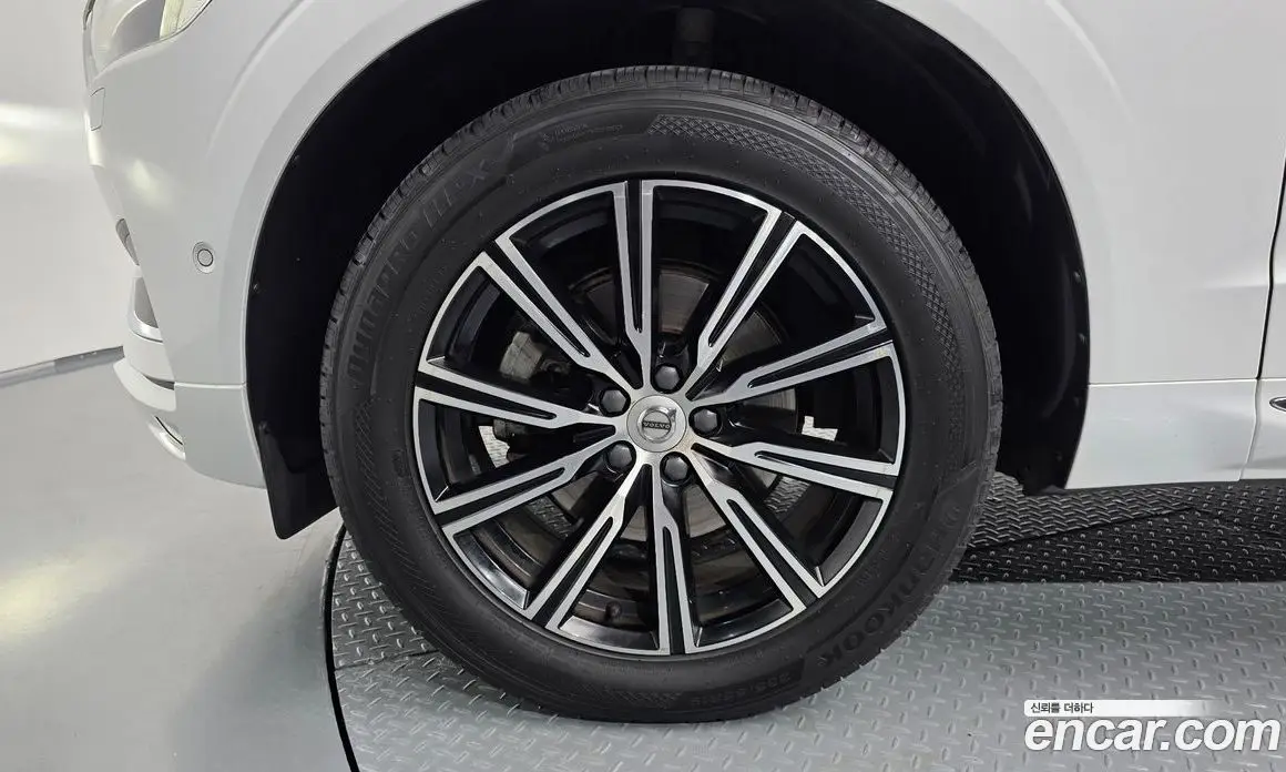 Volvo XC60 2021 2.0 автомат (гидро), фото 4 Volvo XC60 2021 2.0 автомат (гидро), фото 4