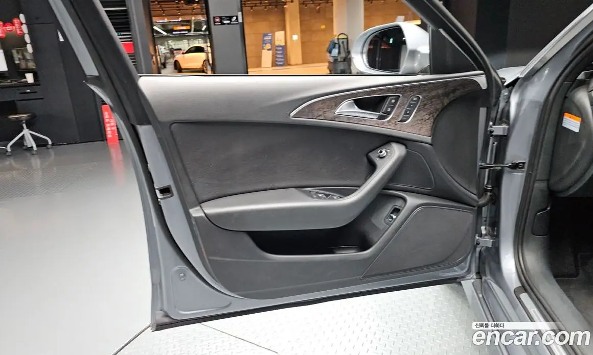 Audi A6 2018 2.0 автомат (гидро), фото 14