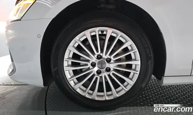 Audi A6 2020 2.0 автомат (гидро), миниатюра 5