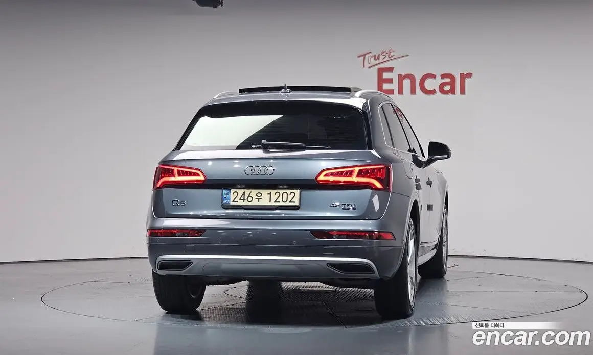 Audi Q5 2020 2.0 автомат (гидро), фото 3