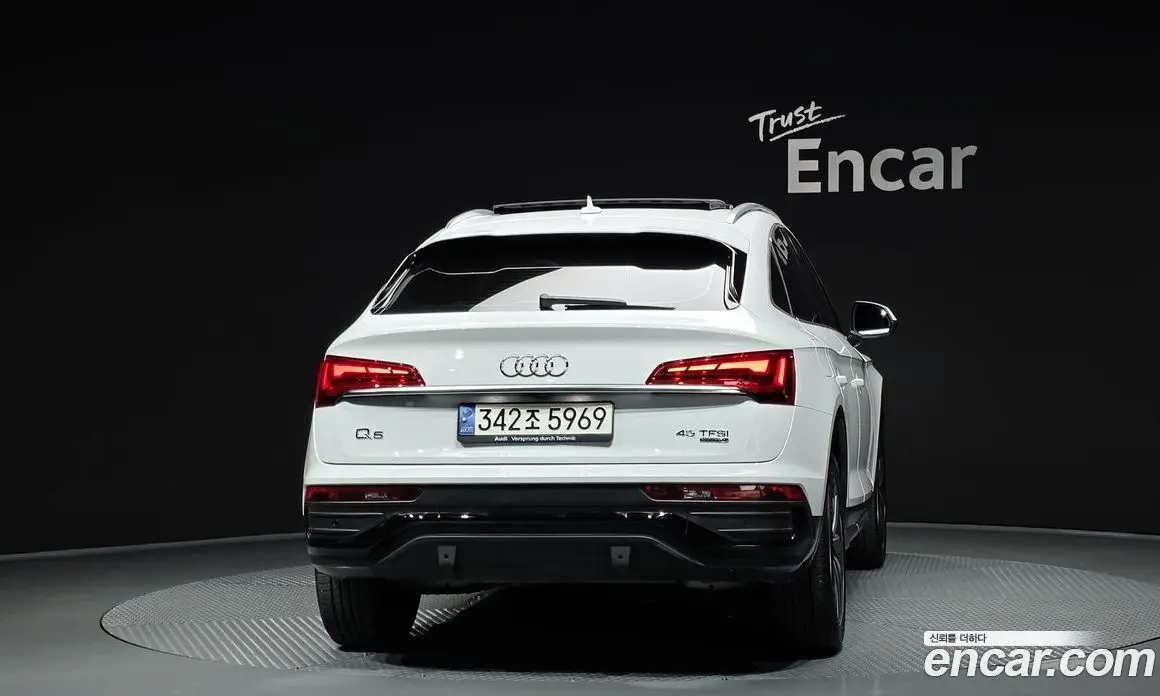 Audi Q5 2022 2.0 автомат (гидро), фото 4