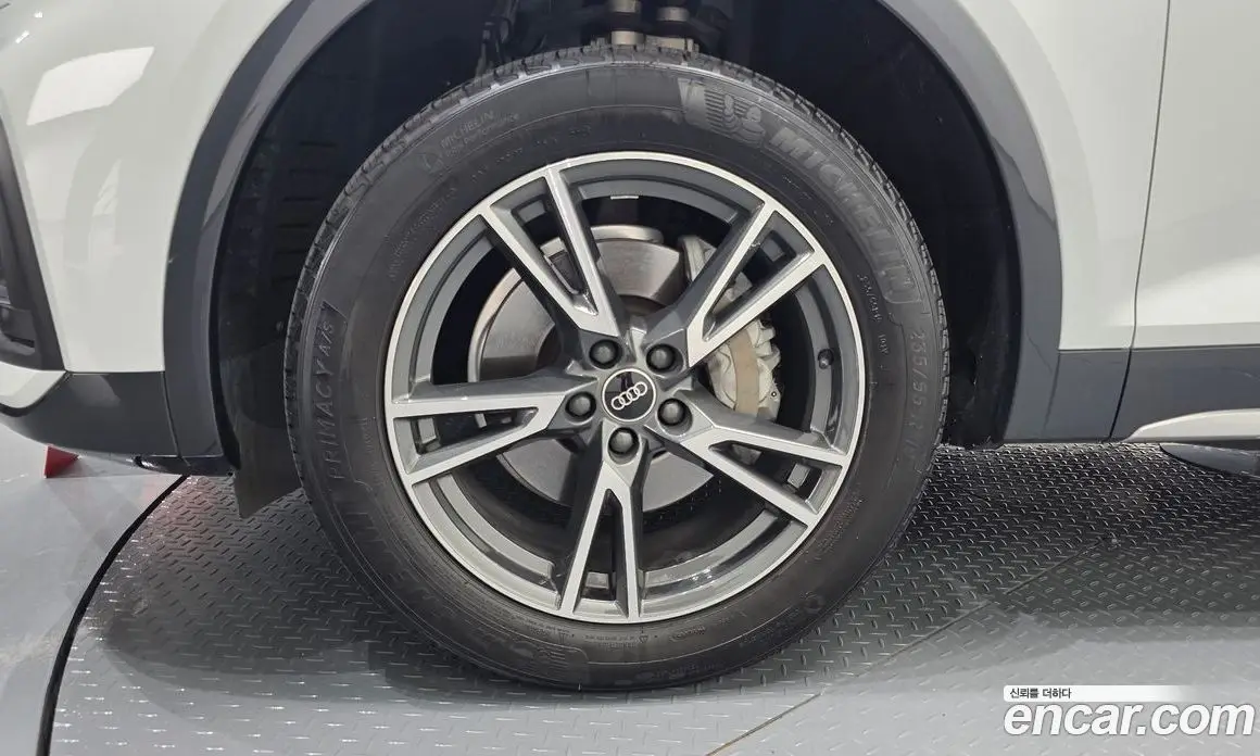 Audi Q5 2022 2.0 автомат (гидро), фото 5