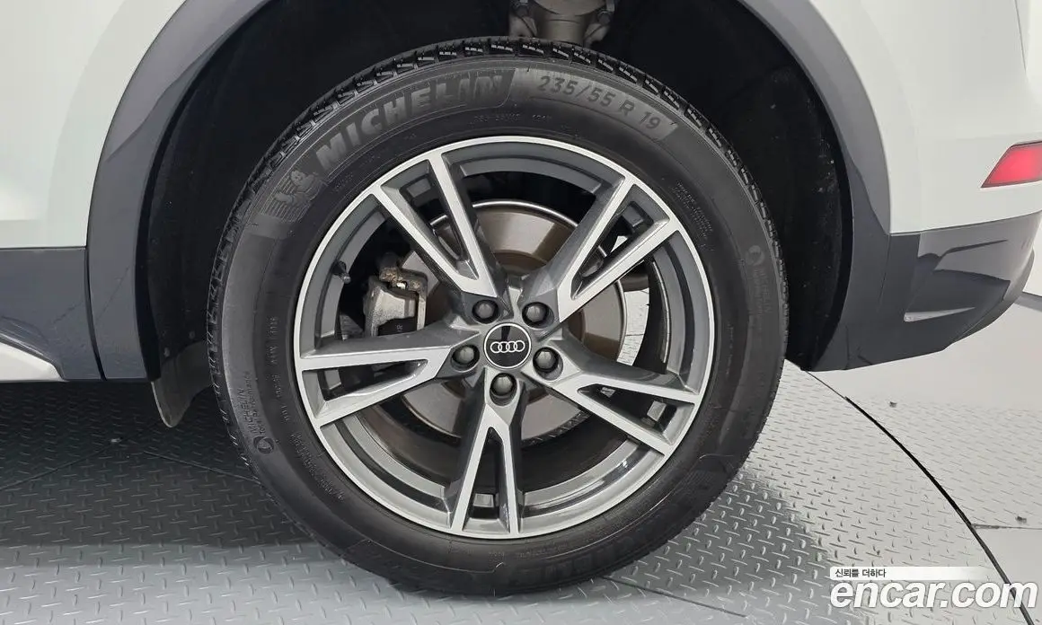 Audi Q5 2022 2.0 автомат (гидро), фото 7
