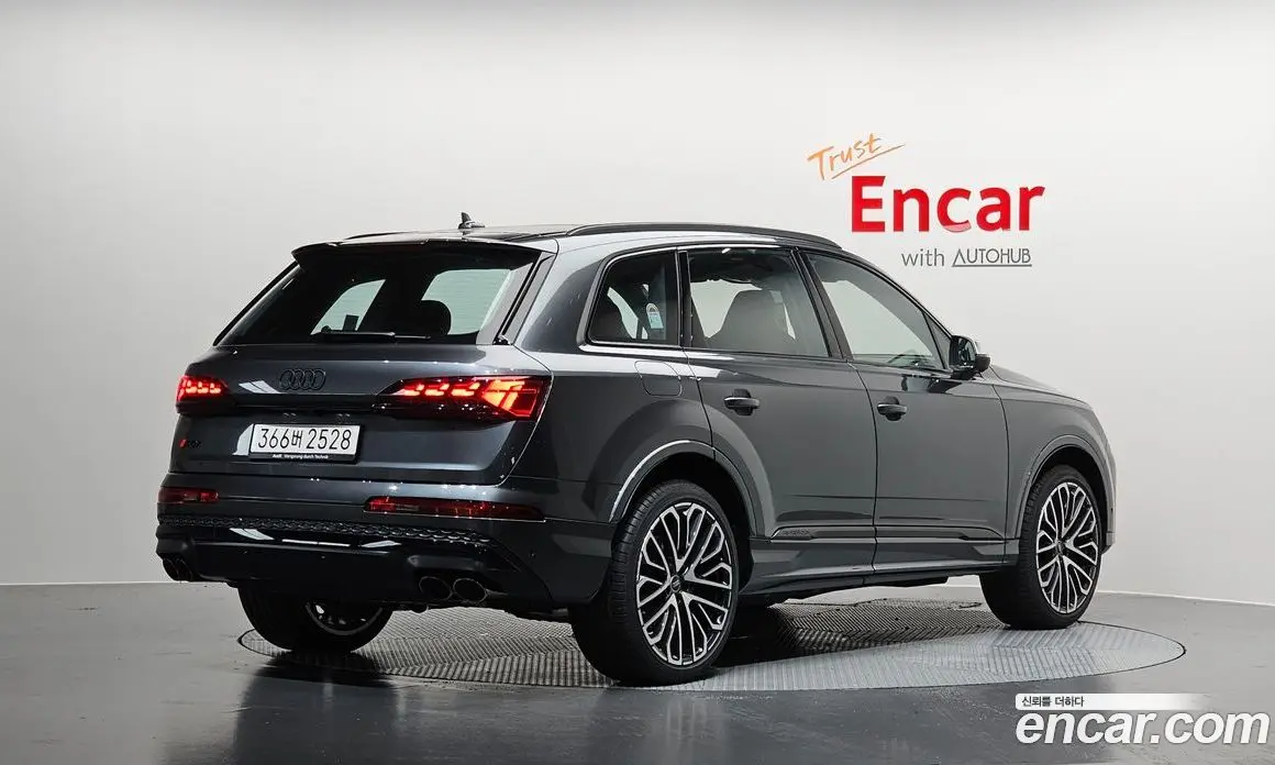 Audi SQ7 2026 4.0 автомат (гидро), фото 2 Audi SQ7 2026 4.0 автомат (гидро), фото 2