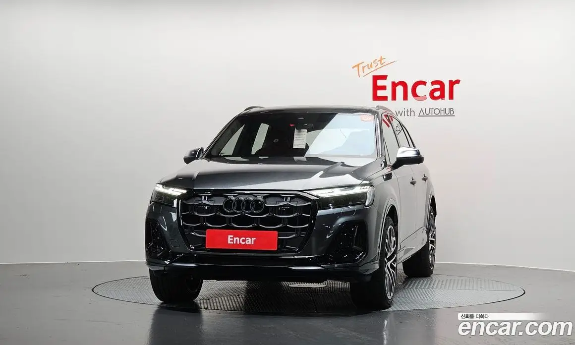 Audi SQ7 2026 4.0 автомат (гидро), фото 3 Audi SQ7 2026 4.0 автомат (гидро), фото 3