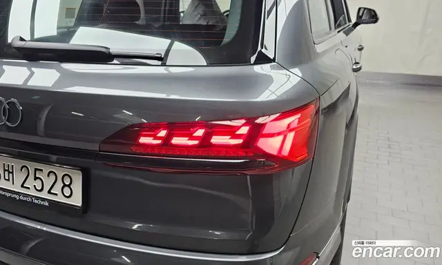 Audi SQ7 2026 4.0 автомат (гидро), миниатюра 9 Audi SQ7 2026 4.0 автомат (гидро), миниатюра 9