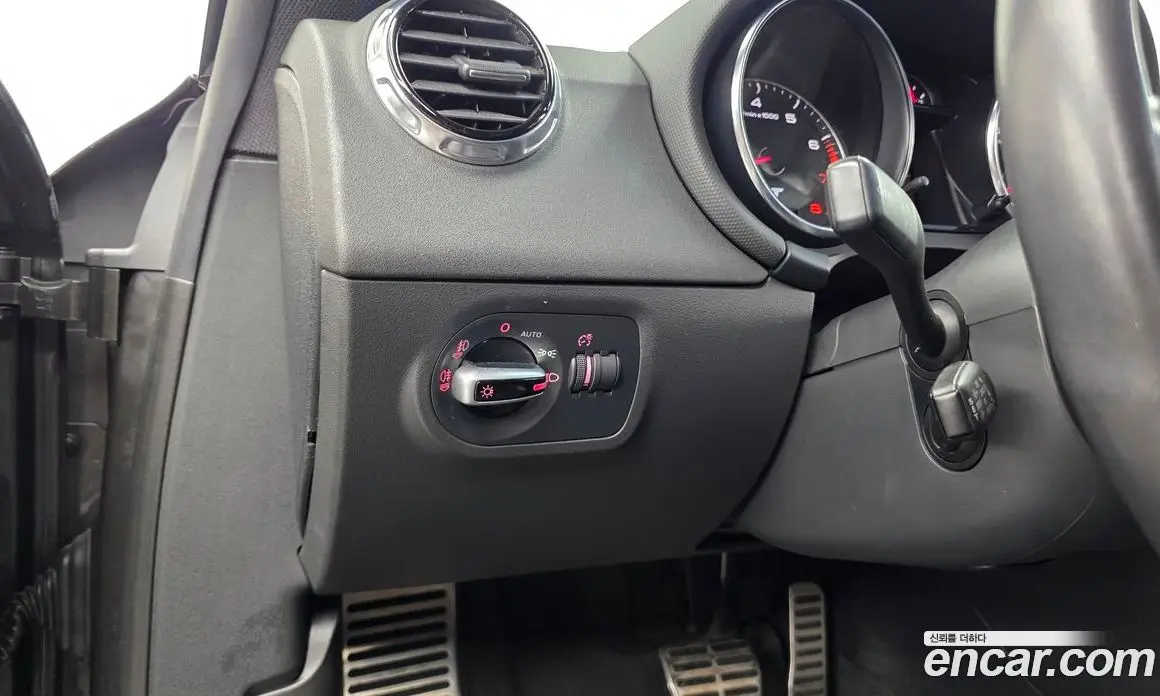 Audi TT 2012 2.0 автомат (гидро), фото 17