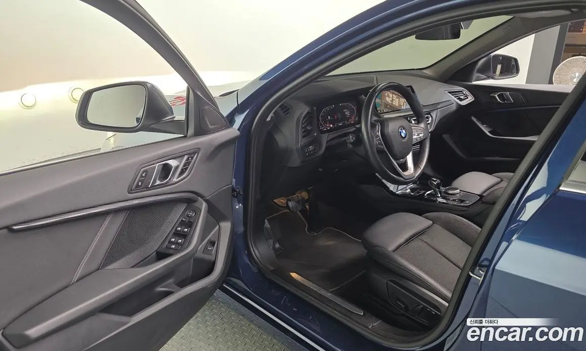 BMW 1 серия 2023 2.0 автомат (гидро), фото 13
