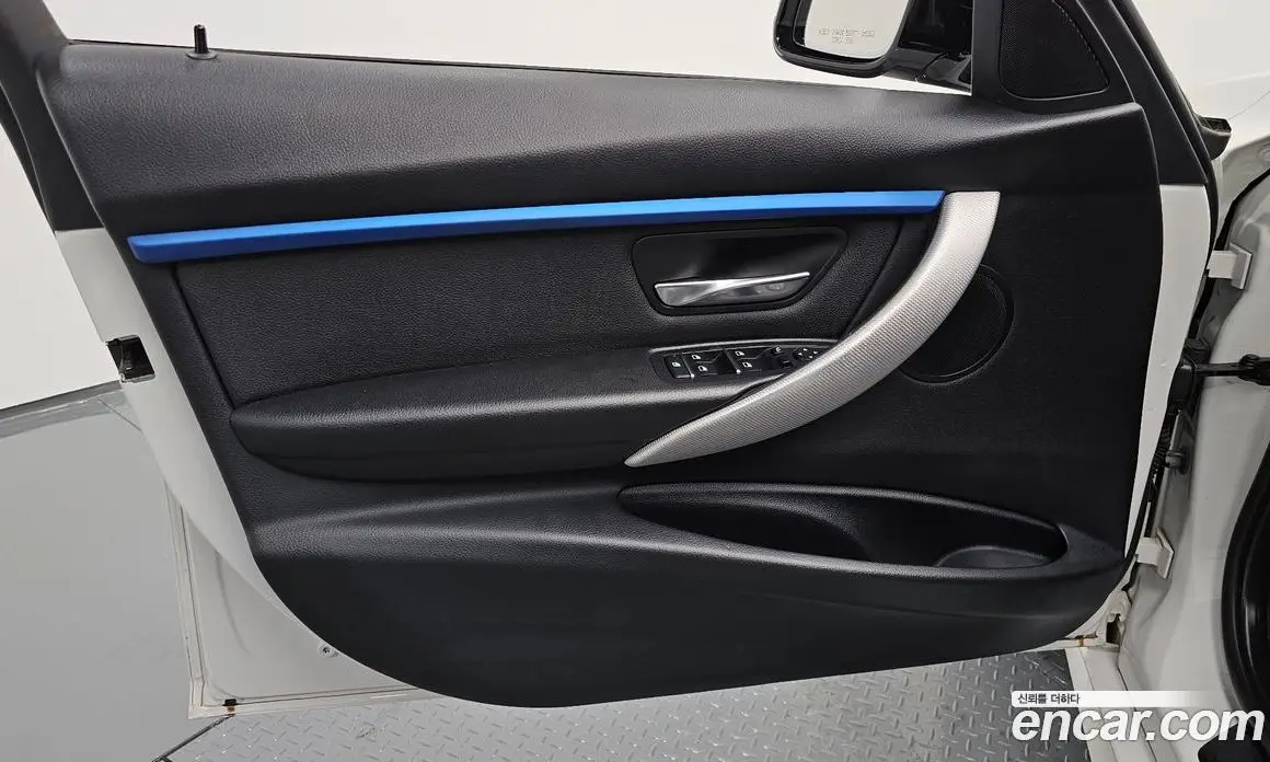 BMW 3 серия 2017 2.0 автомат (гидро), фото 14