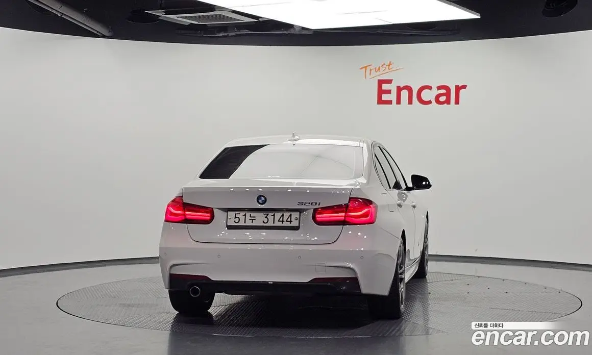BMW 3 серия 2017 2.0 автомат (гидро), фото 4