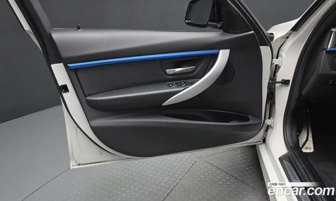 BMW 3 серия 2018 2.0 автомат (гидро), фото 14