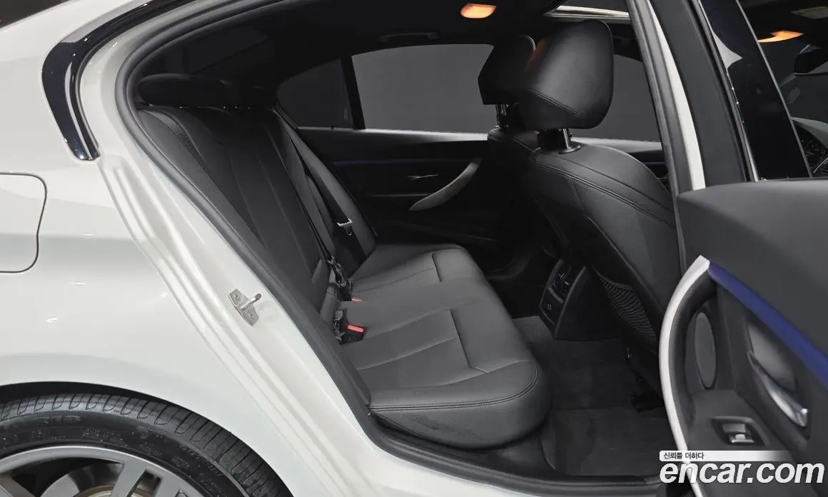 BMW 3 серия 2018 2.0 автомат (гидро), фото 17