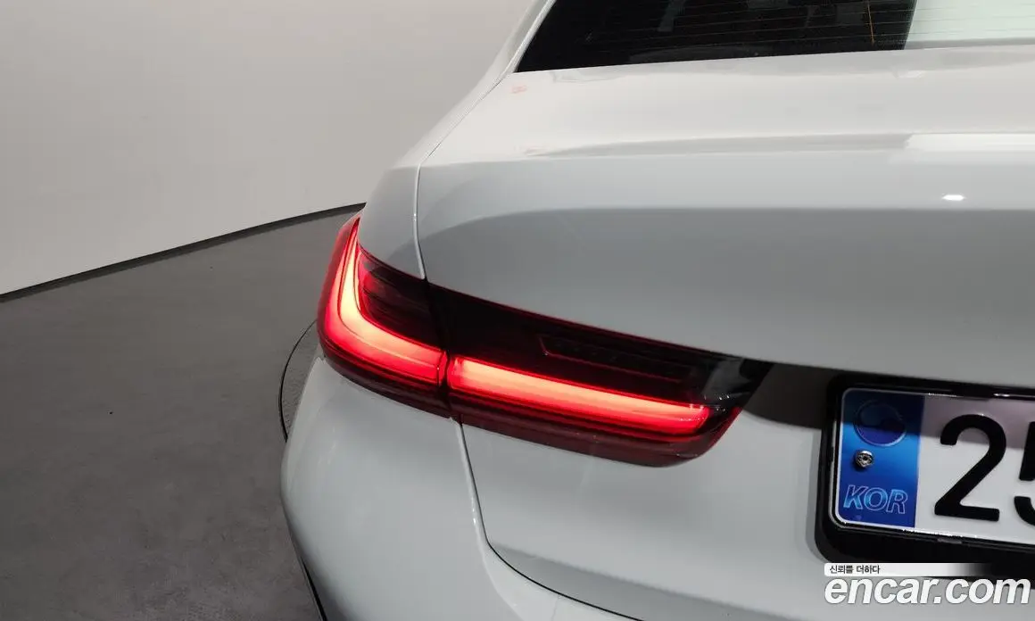 BMW 3 серия 2023 2.0 автомат (гидро), фото 9