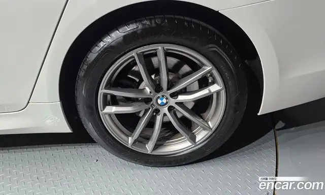 BMW 5 серия 2017 2.0 автомат (гидро), миниатюра 7 BMW 5 серия 2017 2.0 автомат (гидро), миниатюра 7