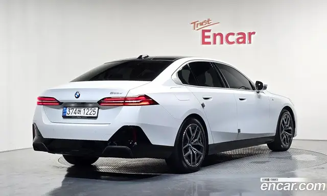 BMW 5 серия 2024 2.0 автомат (гидро), миниатюра 2