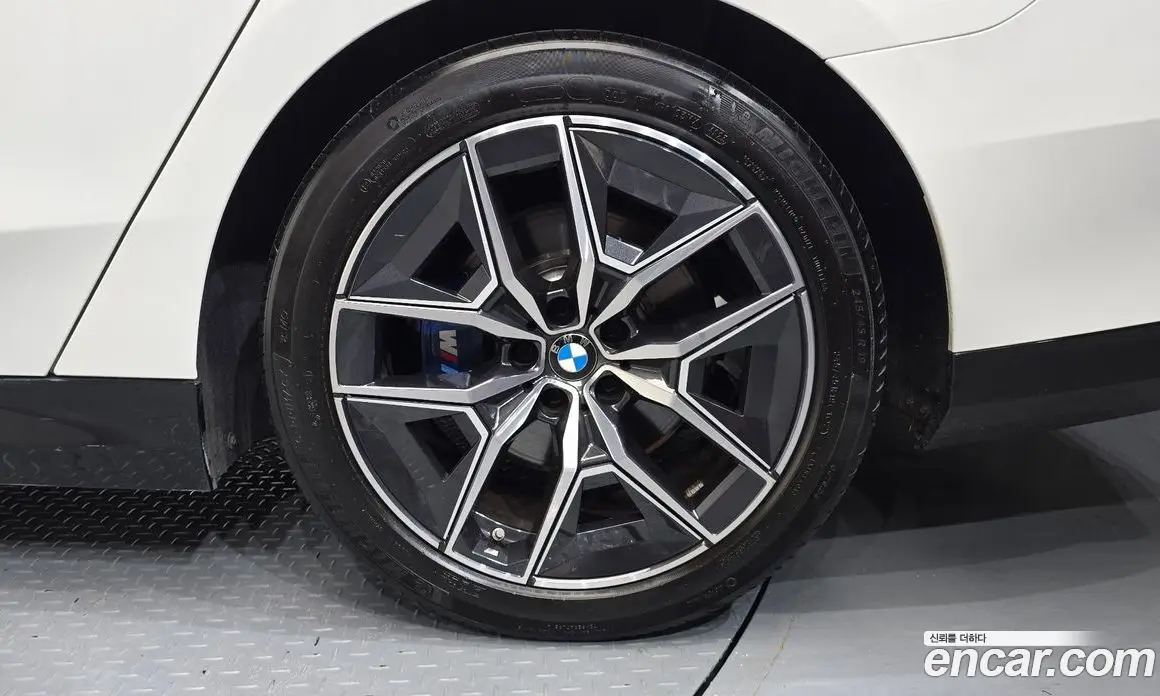 BMW 5 серия 2024 2.0 автомат (гидро), фото 7