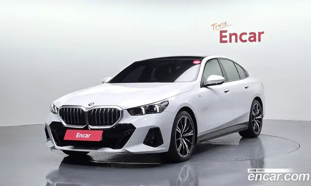 BMW 5 серия, 2025, 9 997 км